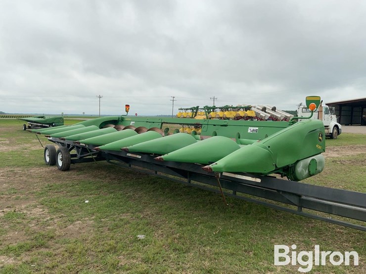 2013-john-deere-608c-image-1
