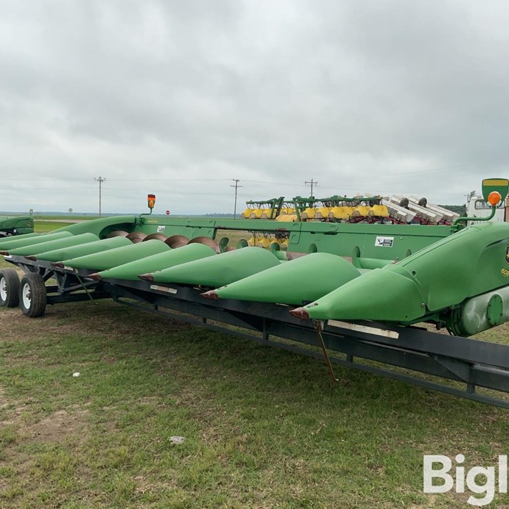 2013 JOHN DEERE 608C