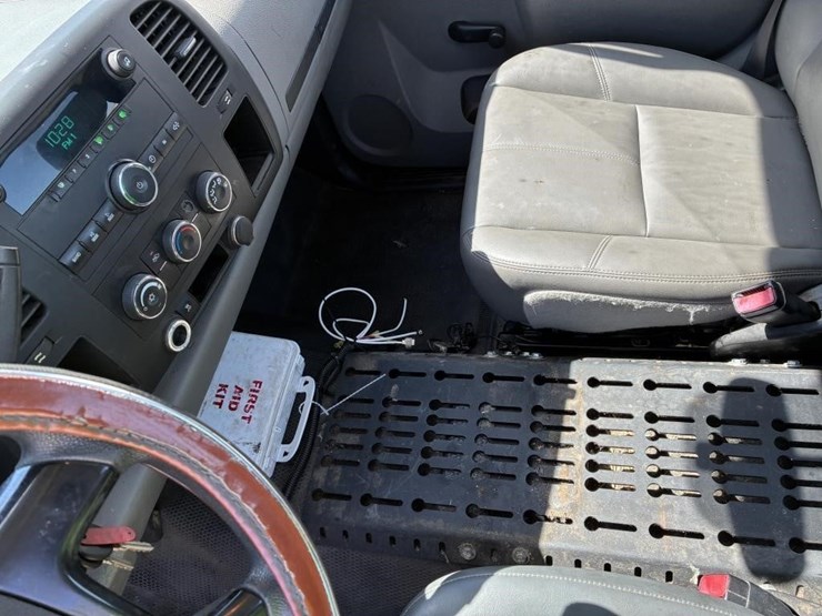 2011-chevrolet-silverado-2500-image-20