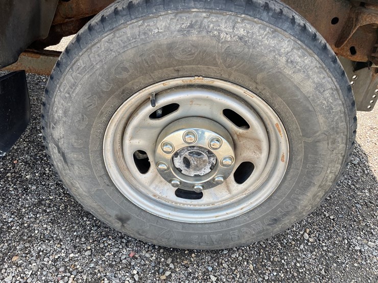 2012-ford-f350-xl-image-26