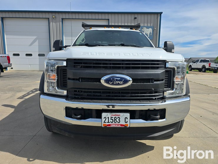 2019-ford-f550-xl-image-2