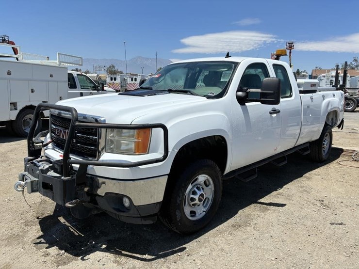 2012-gmc-sierra-2500-image-1