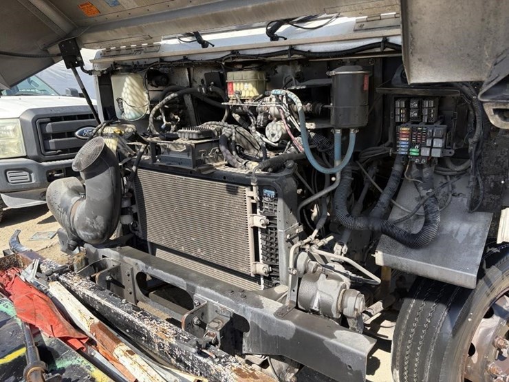 2008-workhorse-w62-image-7