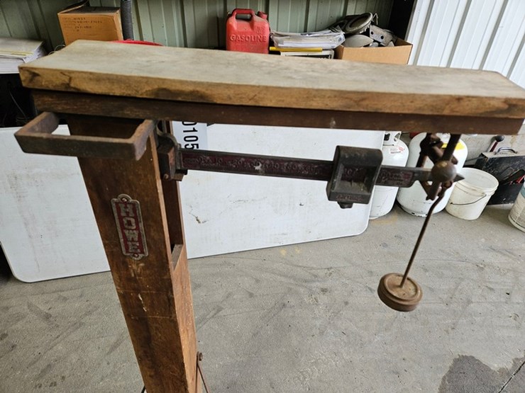 #105-•-howe-rolling-balance-scale-image-4