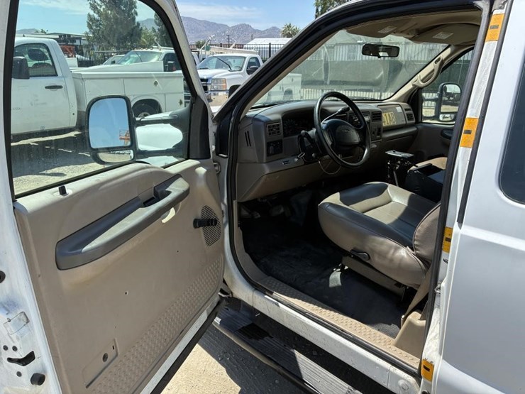 2001-ford-f350-image-13