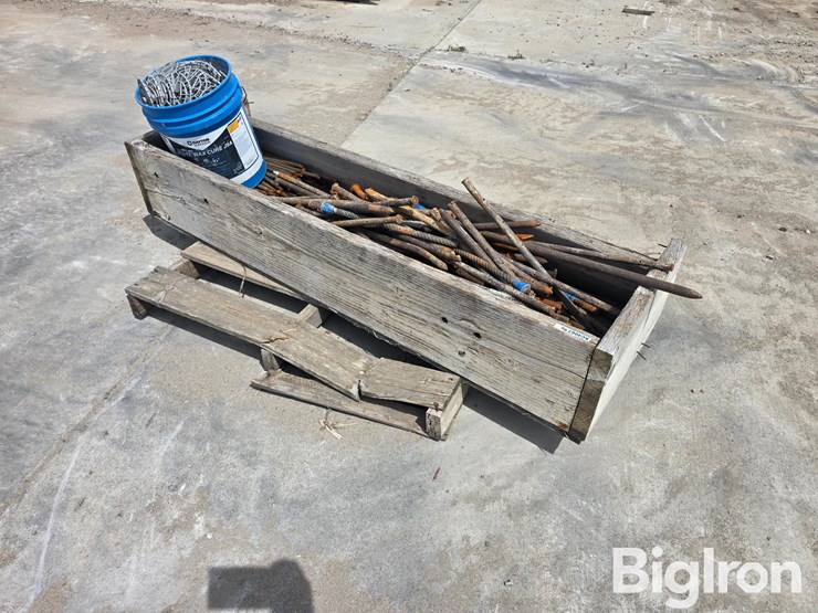 concrete-form-stakes-image-1