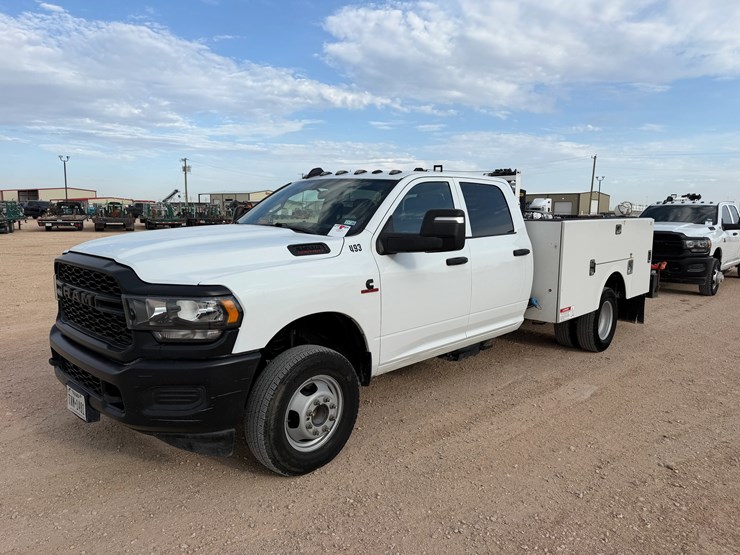 2024-dodge-3500-image-3