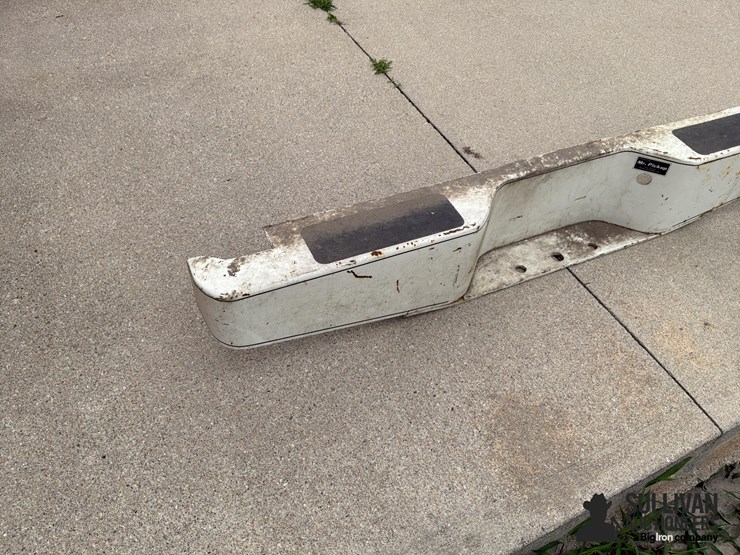 chevrolet-short-box-step-side-pickup-steel-bumper-image-11