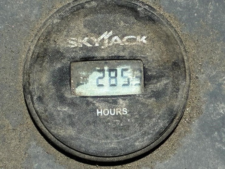 2004-skyjack-sjiii3219-image-8