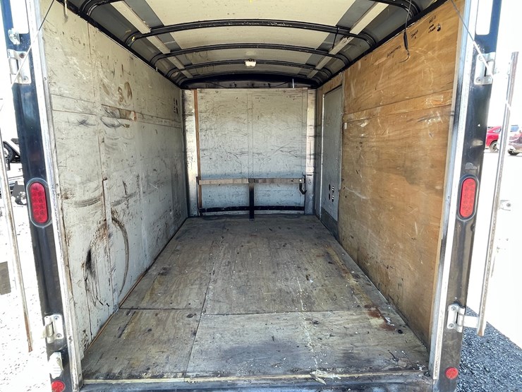 #2863-•-2004-haulmark-single-axle-enclosed-trailer-(has-wi-title)-image-23