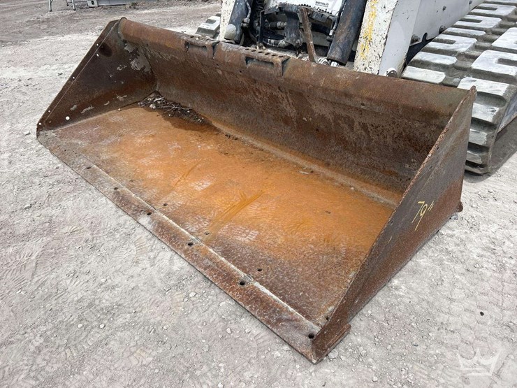 2021-bobcat-t740-image-11