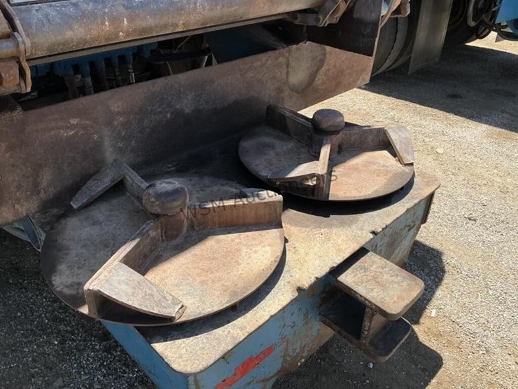 2014-versa-v-bottom-spreader-trailer-image-11