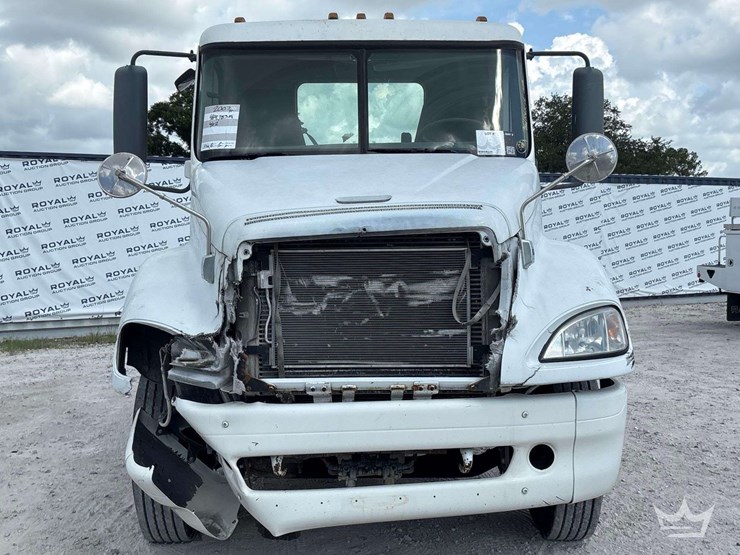 2007-freightliner-columbia-120-image-27