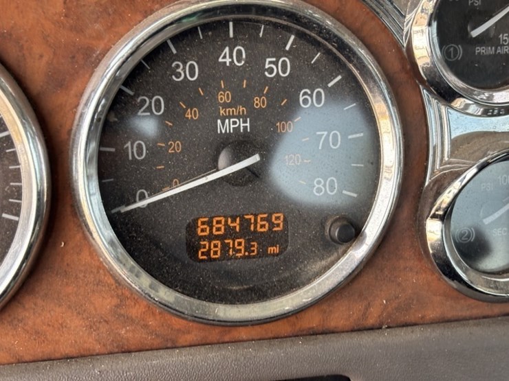 2007-peterbilt-386-image-30