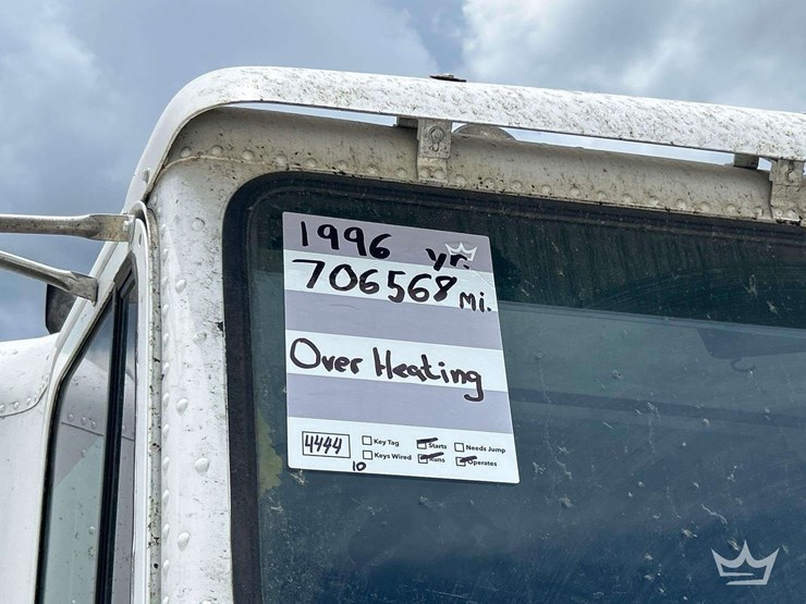 1996-freightliner-fld120-image-29