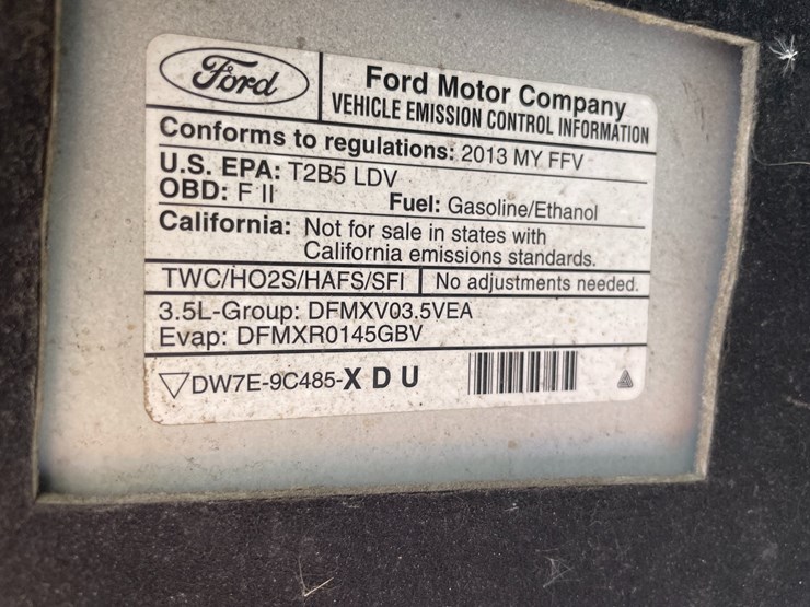 #2793-•-2013-ford-taurus-limited-sedan-(has-wi-title)-image-39