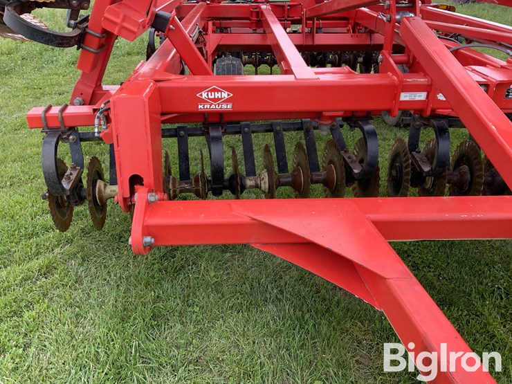2013-kuhn-krause-excelerator-8000-image-19