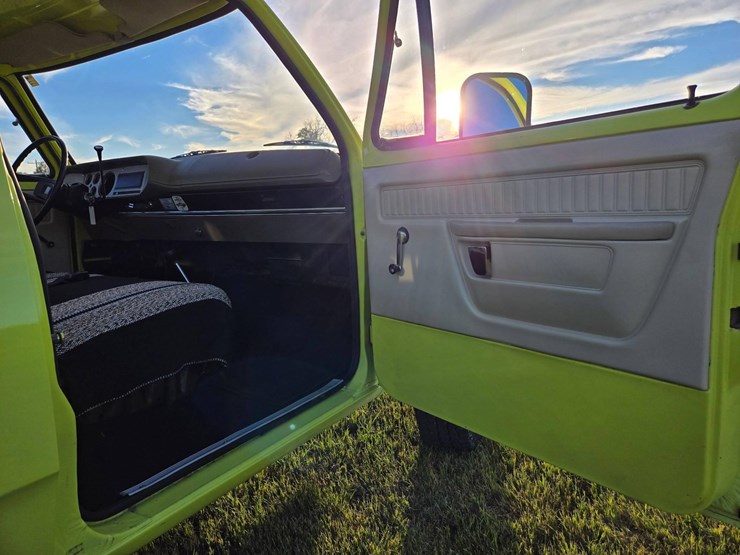 1977-dodge-w200-image-12