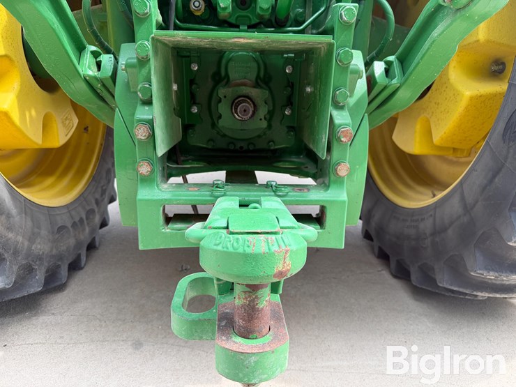2020-john-deere-8r-250-image-11