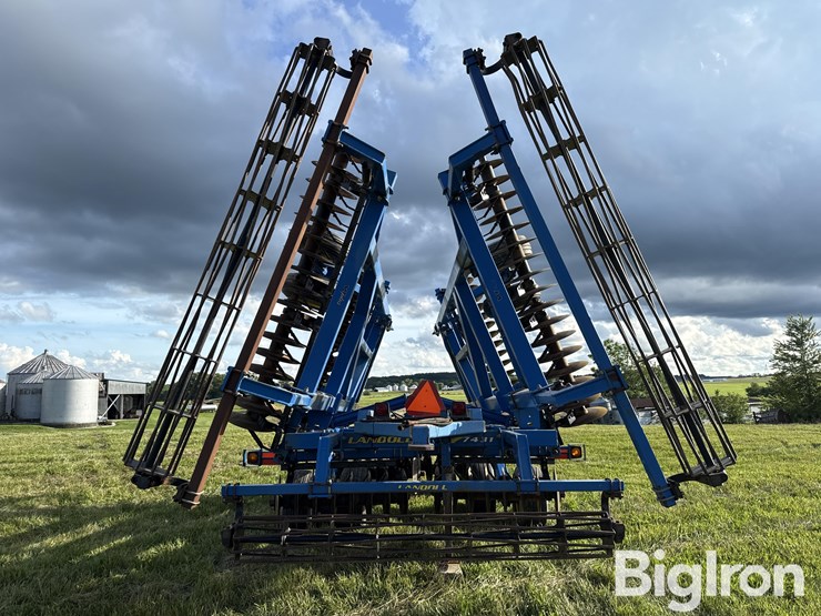 2011-landoll-7431-29-image-6