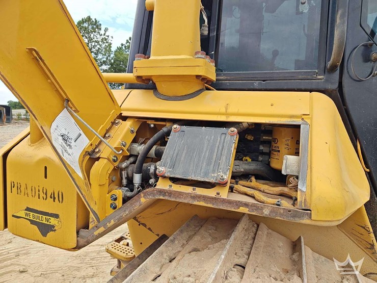 2016-caterpillar-d6h-image-25
