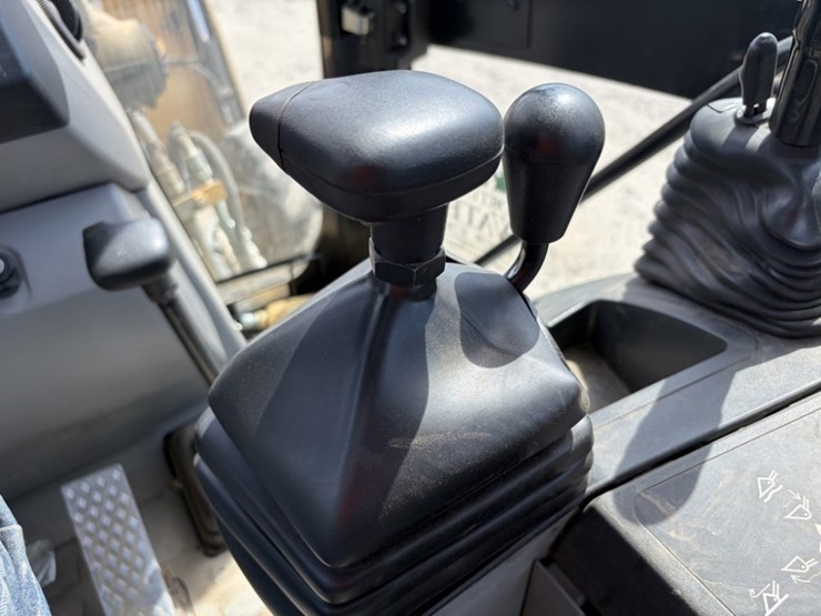 2012-caterpillar-430e-image-33
