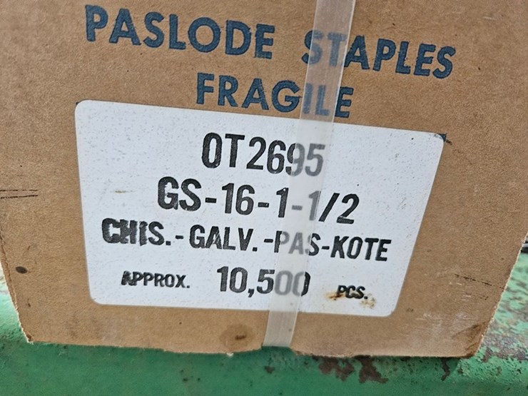 #116-•-paslode-pneumatic-staple-gun-and-staples-image-8