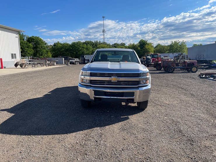 2015-chevrolet-2500-image-2