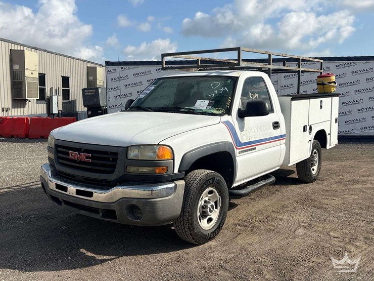 2005-gmc-sierra-2500hd-image-1