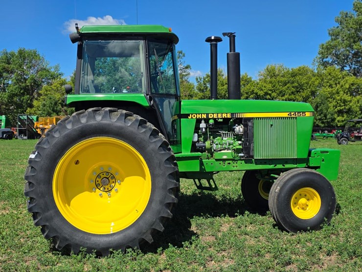 john-deere-4455-image-4