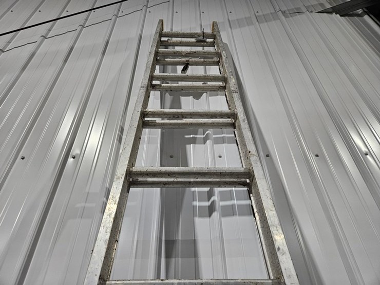 #14-•-keller-24'-aluminum-extension-ladder-image-3