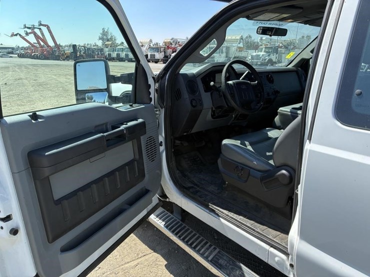 2011-ford-f250-image-13