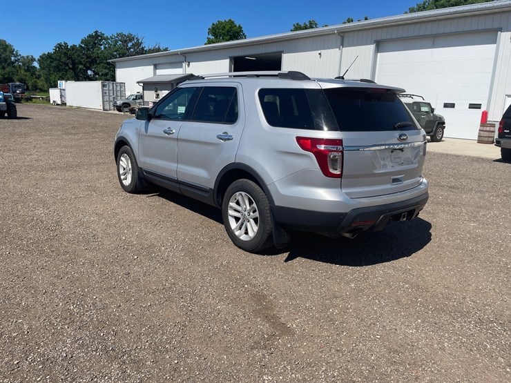 2014-ford-explorer-image-7