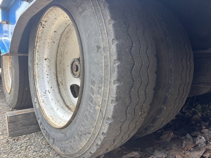 1997-trail-eze-dht7048-t/a-hydraulic-tail-trailer-image-9