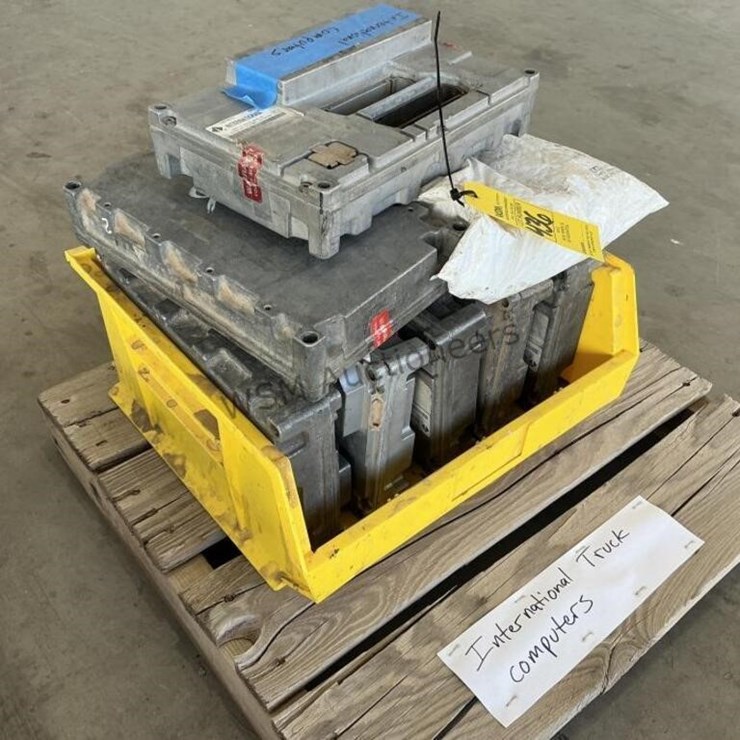 PALLET OF INTERNATIONAL TRUCK COMPUTERS