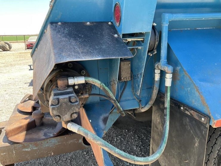 2012-versa-v-bottom-spreader-trailer-image-12