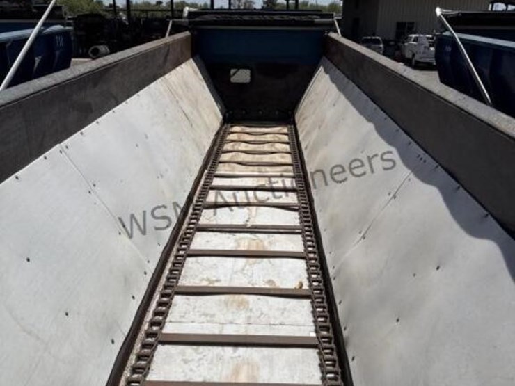 2014-versa-v-bottom-spreader-trailer-image-18
