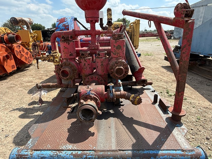 caterpillar-d353-image-4