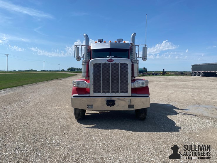2013-peterbilt-388-image-2