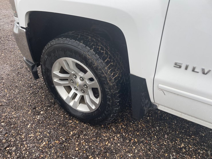 2018-chevrolet-silverado-1500-image-10