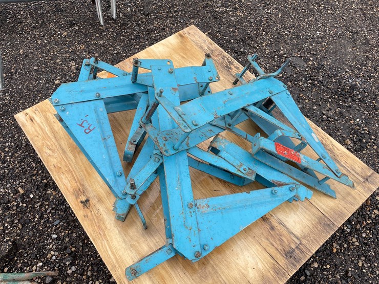 #2836-•-(3)-scaffold-pump-jacks-image-3