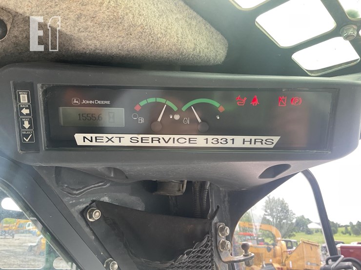 2017-deere-317g-image-16
