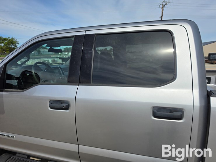 2021-ford-f250-xlt-image-10