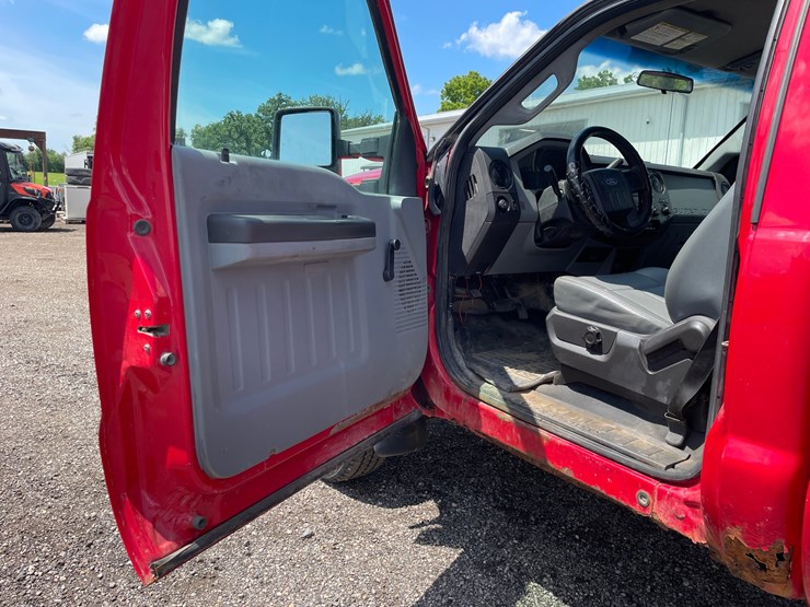 2012-ford-f350-xl-image-37