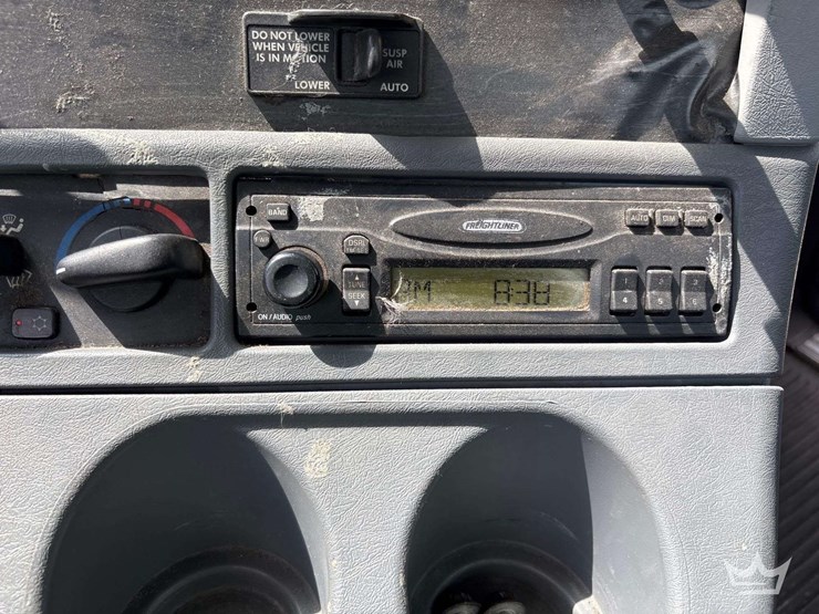 2007-freightliner-columbia-120-image-18
