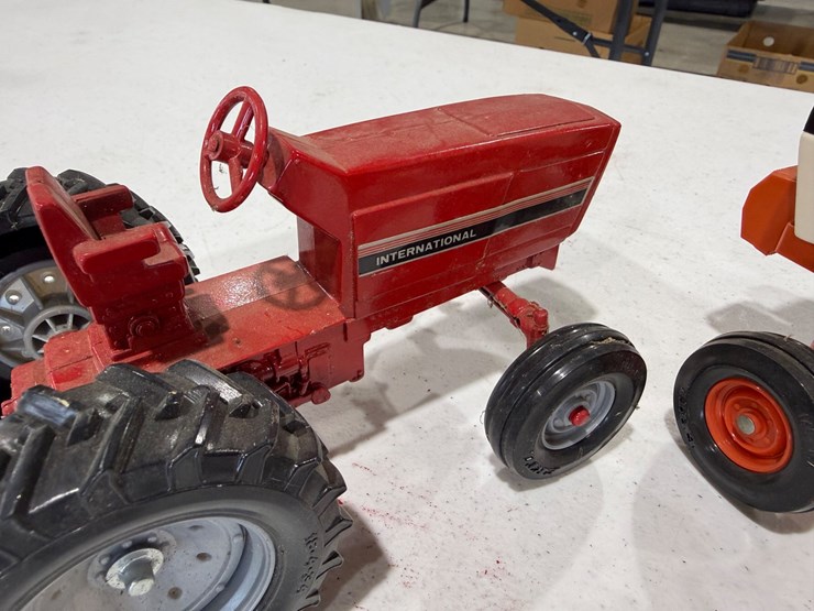#47262-•-case-2390-vintage-tractor-toy-image-6