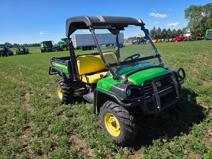 john-deere-gator-image-12