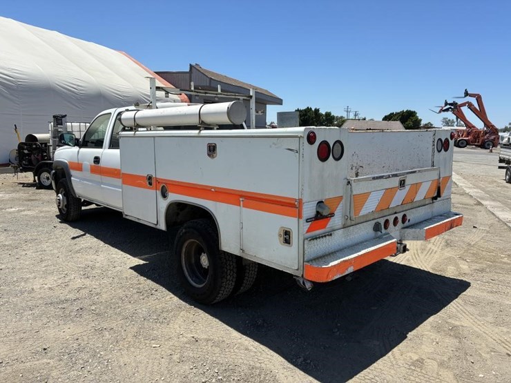 2005-chevrolet-silverado-3500-image-4