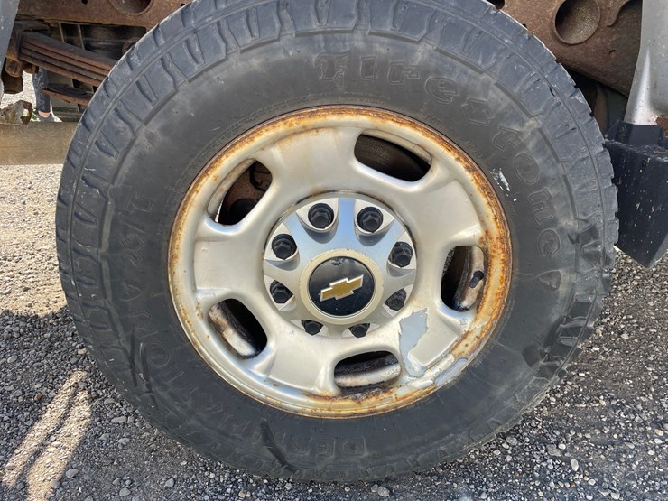 2015-chevrolet-2500-image-18