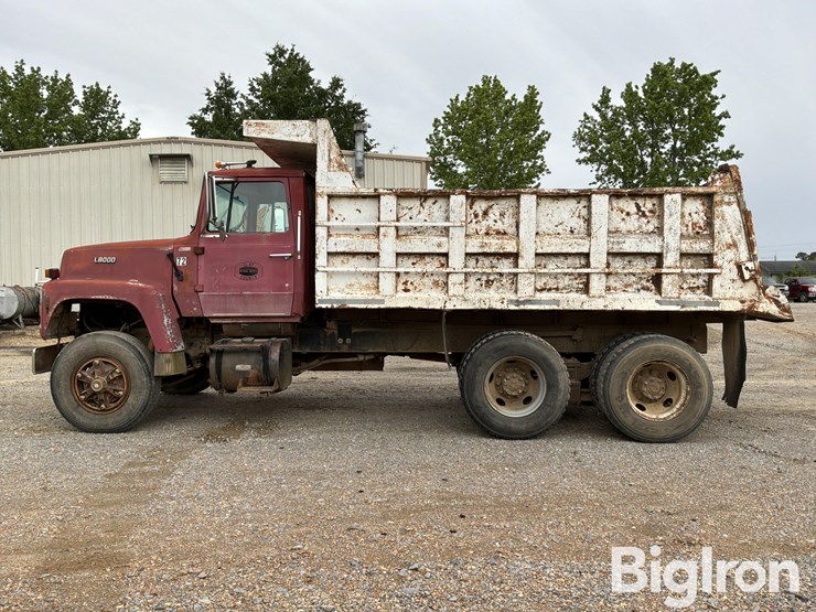 1987-ford-lt8000-image-8